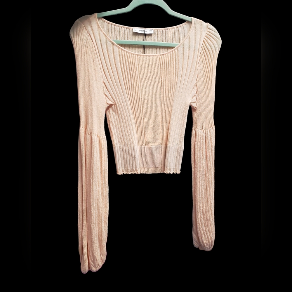 Zara knit top /sweater. Size L. NWT. Such a pretty peach color.